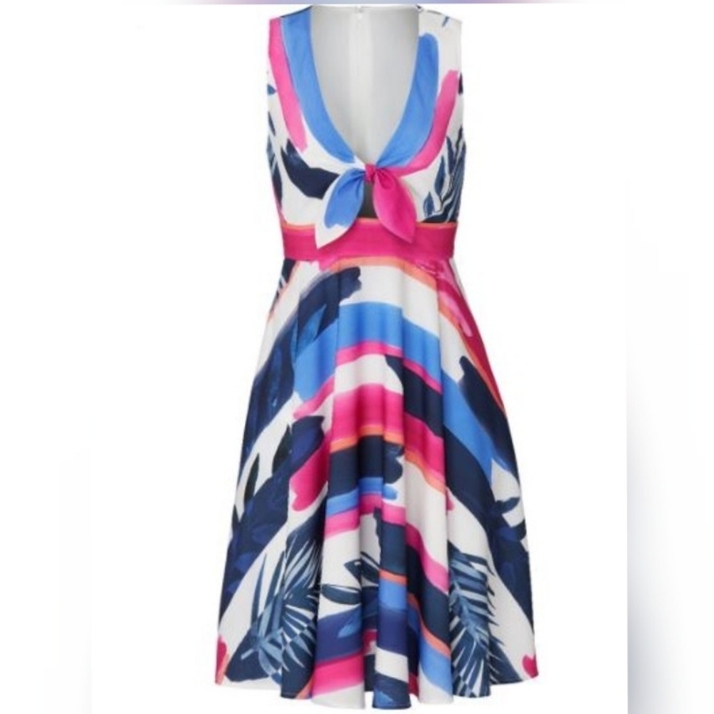 Slate & Willow Leafy Strip Print Dress